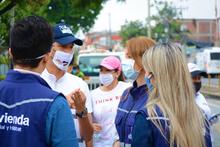 La Secretar&iacute;a de Vivienda Social y H&aacute;bitat particip&oacute; activamente en la jornada de limpieza y desinfecci&oacute;n realizada hoy (19.04.2020) en el sector La Casona, oriente de la ciudad. 