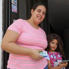 M&aacute;s de 1.000 personas del sector tur&iacute;stico de Cali reciben bonos alimentarios