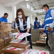 200 mil cale&ntilde;os vulnerables beneficiados con ayudas humanitarias