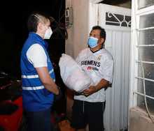 Infraestructura apoya la entrega de mercados en la comuna 19