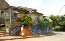 Secretar&iacute;a de Turismo entrega a los cale&ntilde;os, donaciones propias 