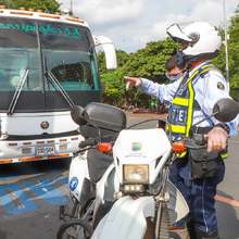 Inmovilizan bus que iba a transportar venezolanos sin autorizaci&oacute;n 