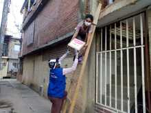 Madrugamos a entregar 6.000 ayudas humanitarias en la comuna 14