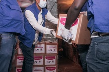 Con 2.000 kits humanitarios despertamos a los m&aacute;s necesitados