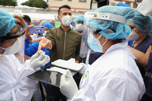 As&iacute; realizan tamizajes para disminuir riesgo de contagio por COVID-19 en Santa Elena