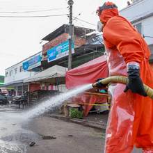 Santa Elena recibi&oacute; ba&ntilde;o matutino, jornada de lavado y desinfecci&oacute;n por la vida de todos