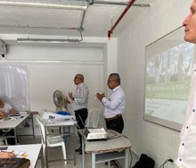 Mesa de trabajo con rectores por zonas educativas (ZONA CENTRO)