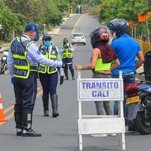 Cale&ntilde;os acatan medidas de bioseguridad para hacer deporte