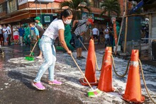 Con lavat&oacute;n y simulacro de activaci&oacute;n, el centro de Cali alista su reapertura
