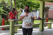 165 mil estudiantes reciben complementos alimentos, en casa