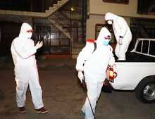 Grupo &eacute;lite de se toma primer d&iacute;a de toque de queda y desactiva nueve fiestas