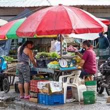 Comerciantes, clientes y trabajadores de Santa Elena, consecuentes con el cierre