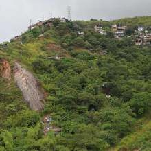 Inicia proceso de restituci&oacute;n del sector invadido en Altos de Los Cristales 