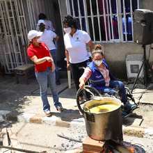 La solidaridad y la hermandad de los cale&ntilde;os marcan el inicio de una nueva jornada en las angostas calles de la Comuna 14, al oriente de la capital vallecaucana