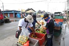 Optimismo en comerciantes de Santa Elena por intervenci&oacute;n en la plaza de mercado