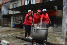 En el barrio Rep&uacute;blica de Israel tambi&eacute;n se cocina con amor