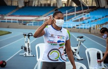 Para celebrar el D&iacute;a del Padre, Jackeline Renter&iacute;a y Yuri Alvear se unen a la Ciclovida en casa