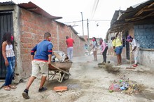 Colonia Nari&ntilde;ense da muestras de buenas acciones por su sector