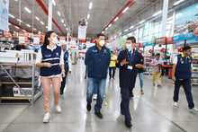 &ldquo;No se compran baratijas en tiempos de crisis&rdquo;: Jorge Iv&aacute;n Ospina