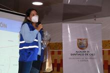 L&iacute;deres del barrio El Guabal destacaron el trabajo comunitario de funcionaria cale&ntilde;a