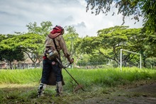 Escenarios comunitarios cale&ntilde;os se embellecen con las tradicionales mingas