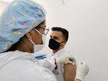 Exitosa jornada de vacunaci&oacute;n gratuita en la Secretar&iacute;a de Salud