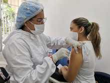 Exitosa jornada de vacunaci&oacute;n gratuita en la Secretar&iacute;a de Salud