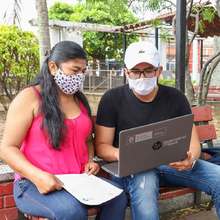 M&aacute;s de 500 estudiantes reciben computadores para estudiar desde sus casas