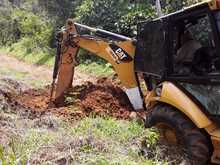 Rehabilitan paso tras derrumbe en La Leonera