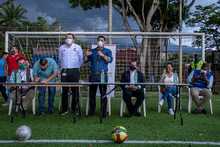 Con un Pacto por la Vida, rueda el bal&oacute;n en las canchas sint&eacute;ticas de Cali