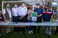 Con un Pacto por la Vida, rueda el bal&oacute;n en las canchas sint&eacute;ticas de Cali