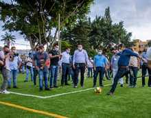 Con un Pacto por la Vida, rueda el bal&oacute;n en las canchas sint&eacute;ticas de Cali