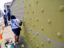 Mural pintado en el centro de Cali se inspir&oacute; en el regreso de los desaparecidos 