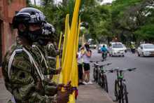 Los ciclistas rodaron en un clamor por la vida y la paz