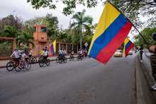 Los ciclistas rodaron en un clamor por la vida y la paz