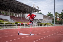 Luz verde al atletismo de alto rendimiento en el estadio Pedro Grajales
