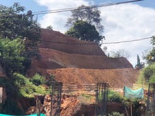 Conforman taludes en la calzada norte de la avenida Circunvalaci&oacute;n