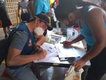 Ni&ntilde;os, ni&ntilde;as y adultos recibieron su vacuna hoy en la IEO Nuevo Latir