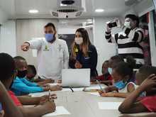 Sembrando actos de amor con la comunidad de la urbanizaci&oacute;n R&iacute;o Cauca