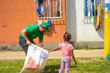 Sembrando actos de amor con la comunidad de la urbanizaci&oacute;n R&iacute;o Cauca