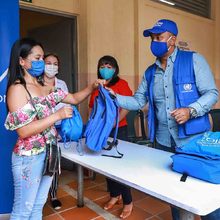 1000 estudiantes migrantes del sector oficial se beneficiarán con kits escolares