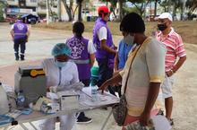 Un centenar de cale&ntilde;os particip&oacute; del Bio Bazar en el parque Obrero