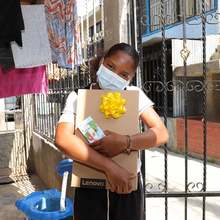 Fanny Alegr&iacute;a, estudiante del Nuevo Latir, ya tiene computador para continuar sus estudios