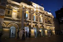 Tres obras cortas y absurdas abrieron el tel&oacute;n del 5 Festival Internacional de Teatro