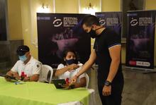 Tres obras cortas y absurdas abrieron el tel&oacute;n del 5 Festival Internacional de Teatro