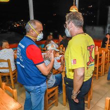 Autoridad sanitaria cierra establecimiento de comidas en sector de San Antonio