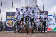 En medio de una rodada por Silo&eacute;, ciclistas cale&ntilde;os pidieron respeto por la vida en las v&iacute;as