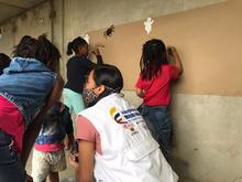 Con mitos y leyendas del Pacifico, los ni&ntilde;os reasentados del Jarillon viven su Halloween