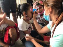 Con mitos y leyendas del Pacifico, los ni&ntilde;os reasentados del Jarillon viven su Halloween