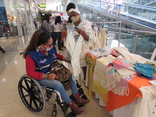 Ind&iacute;genas y afros exhiben sus productos desde la Feria Artesanal en el Centro Comercial Estaci&oacute;n